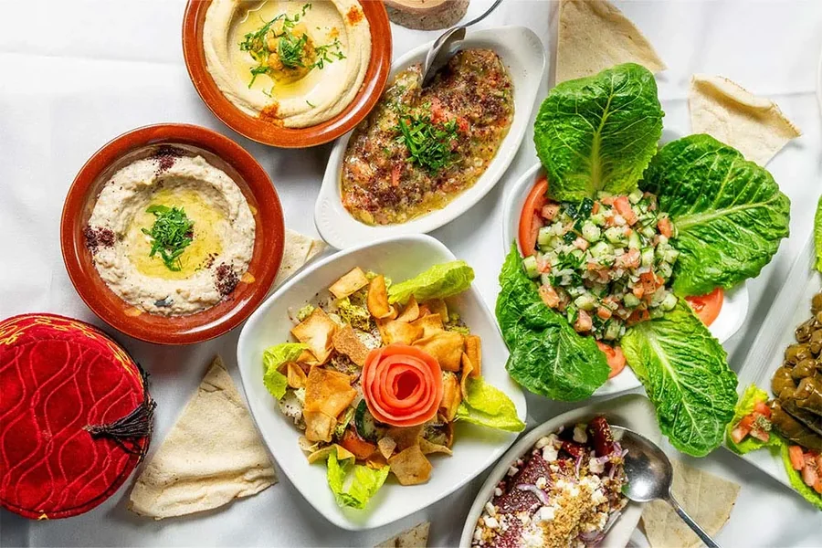 You are currently viewing How to Choose the Best Mediterranean Restaurant in Abu Dhabi