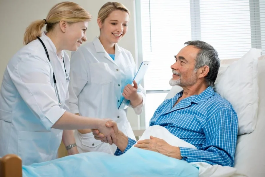 You are currently viewing What Hospice Care Looks Like for Patients With Dementia or Alzheimer’s