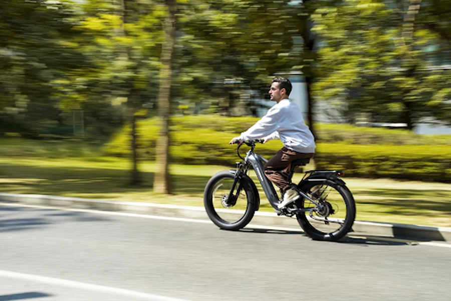 You are currently viewing Does E-Bike Weight Really Matter Once the Motor Is On?