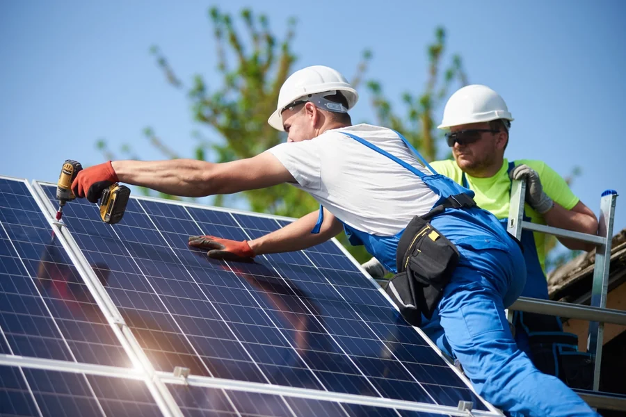 You are currently viewing Top Benefits of Hiring Experienced Solar Installers in Thousand Oaks