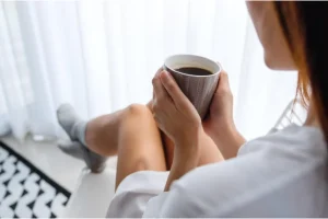 Read more about the article Morning Drinks and Digestion: How Your First Cup Shapes Your Day