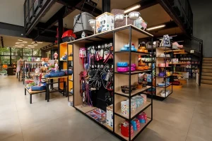 Read more about the article Retail Space Design Solutions vs Traditional Store Layouts: Which One Drives More Sales?