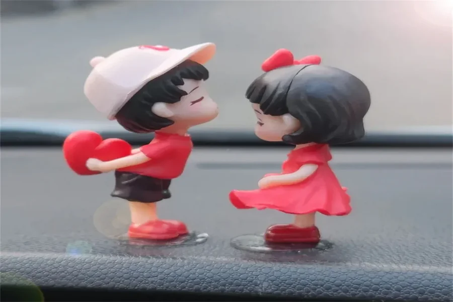 You are currently viewing Romantic Anime Accessories for Couples Who Love Anime