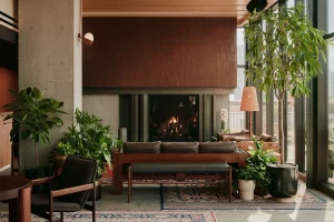 Read more about the article The Art of the Evening: How Toronto’s Lounge Scene is Redefining Urban Luxury