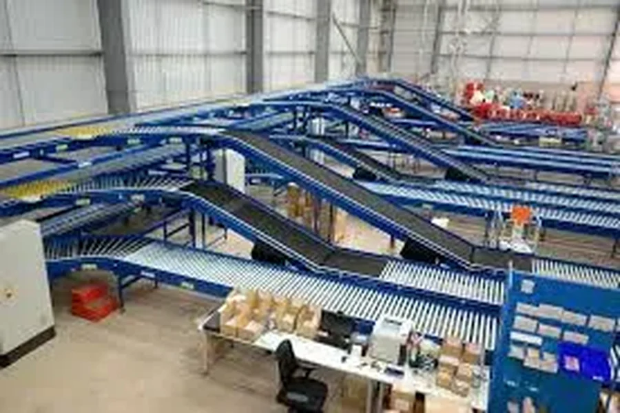 You are currently viewing 7 Engineering Factors That Determine Flat Belt Conveyor Performance in US Manufacturing Plants