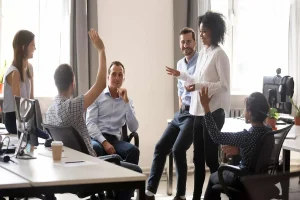 Read more about the article The Complete Employee Onboarding Offboarding Solutions Guide for Mid-Size US Businesses