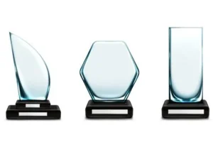 Read more about the article What Are The Types of Glasses Used in Glass Awards?