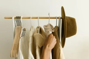 Read more about the article How to Combine and Blend Outfits.