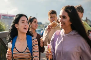Read more about the article Balancing Freedom and Boundaries When Raising Teen Girls