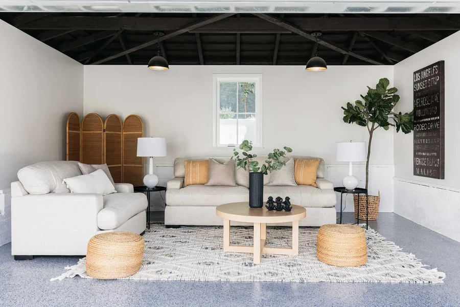 You are currently viewing Garage Glow-Up: Transforming Your Space from Cluttered to Chic