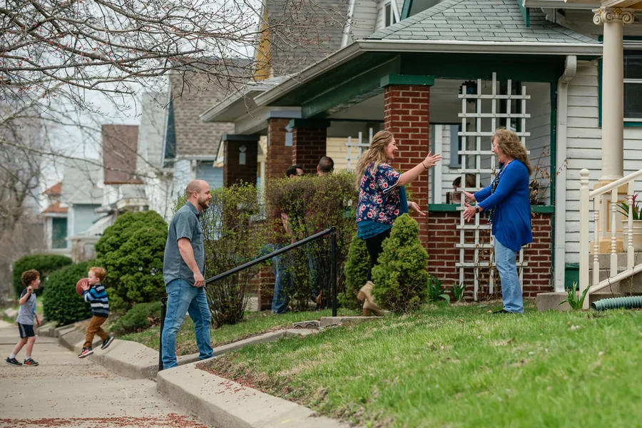 You are currently viewing Welcome Home: Simple Ways to Greet Your New Neighbor